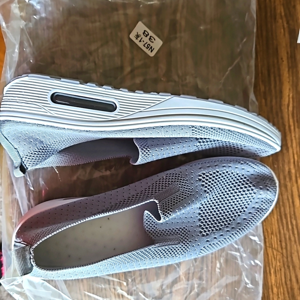 New walking g shoes